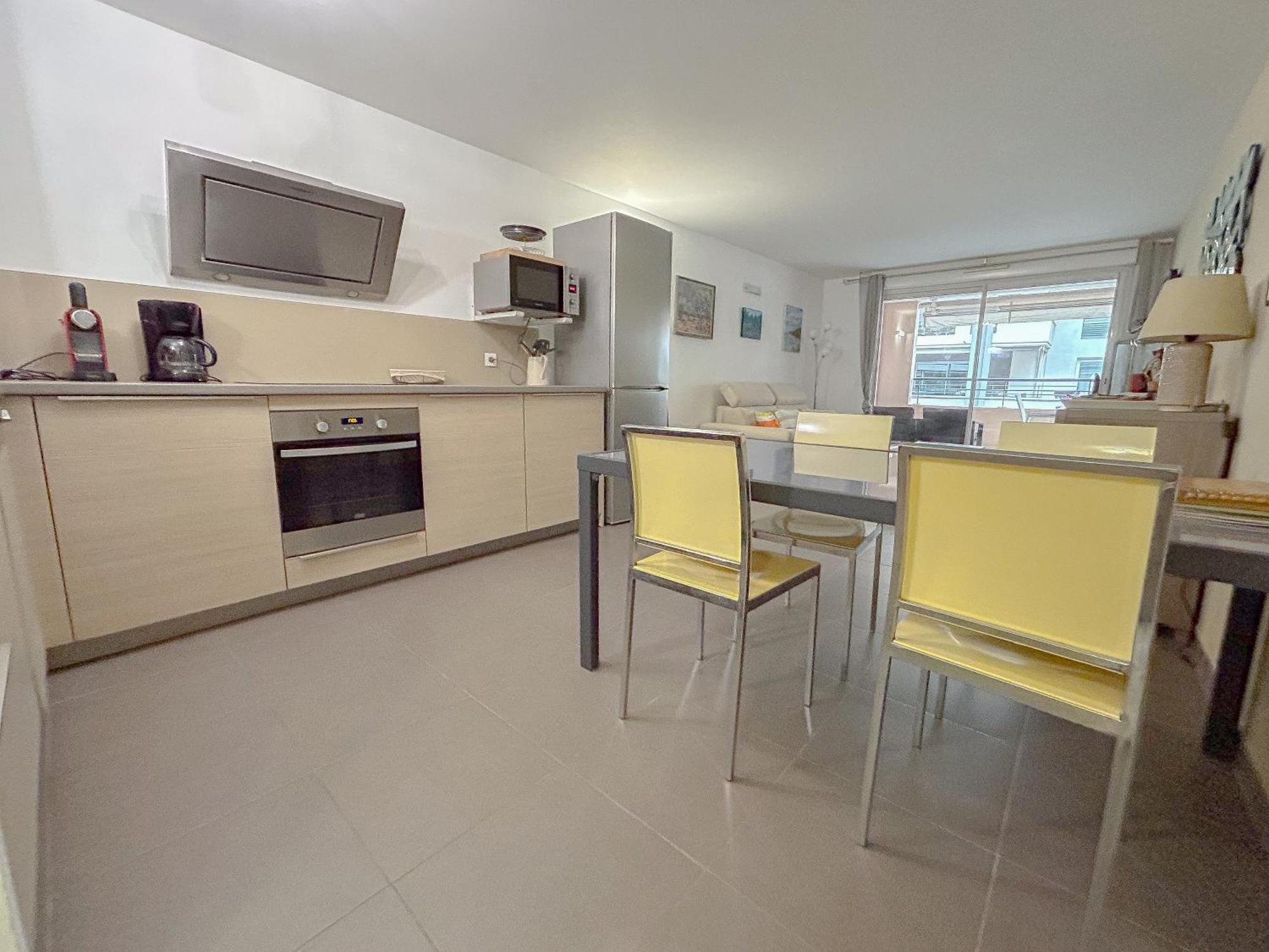 Appartement Centrale A 100 M Des Plages Rue De Provence Saint-Raphaël 外观 照片